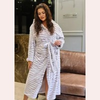 Махровый женский халат с капюшоном