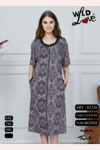 Бавовняний жіночий халат з квітами