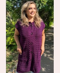 Вязаный женский жилет с косами большого размера