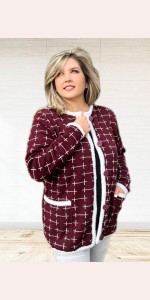 Жіноча в'язана кофта великих розмірів